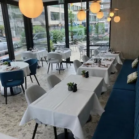 Отель Atlanta 4*